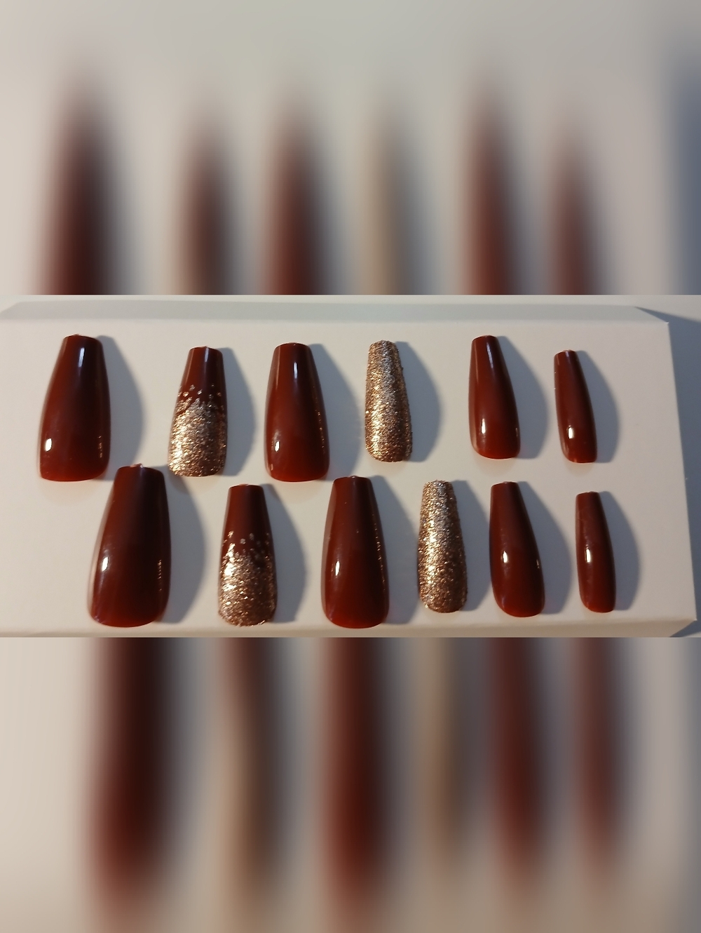 NWT Set Of 12 Maroon Press-On Nails w/Rose Gold Glitter Accents.